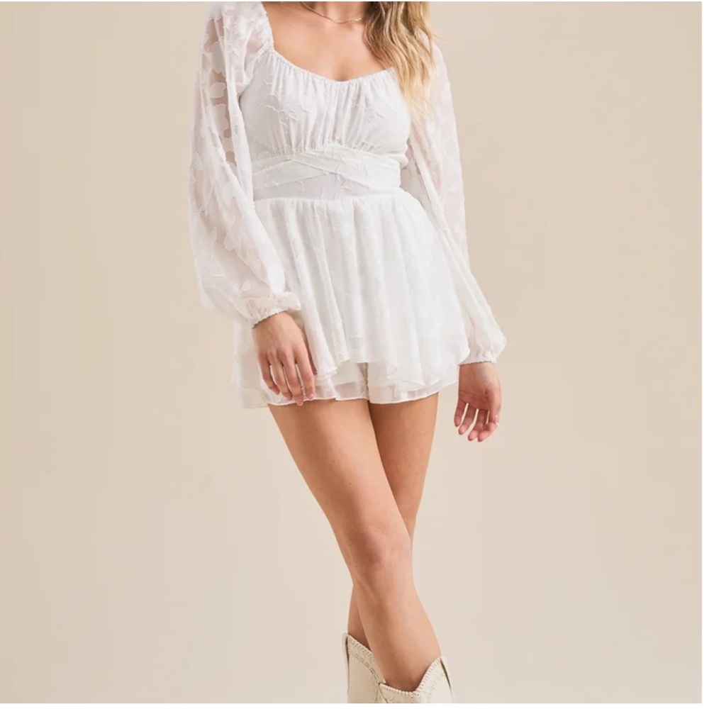 Altar’d State Lailah Floral Romper Size Medium